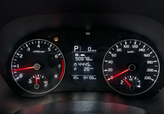 Подержанный автомобиль Kia Rio Hatchback 2021 года (15 фото)