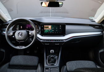 Подержанный автомобиль Skoda Octavia Wagon 2021 года (11 фото)