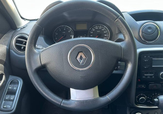 Подержанный автомобиль Renault Duster 2014 года (12 фото)