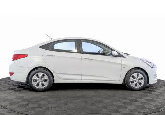 Подержанный автомобиль Hyundai Solaris Sedan 2014 года (4 фото)