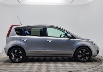 Подержанный автомобиль Nissan Note 2013 года (6 фото)