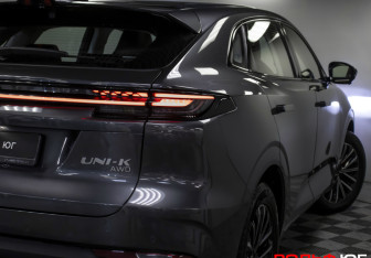 Подержанный автомобиль Changan UNI-K 2023 года (30 фото)
