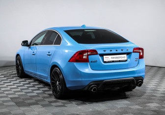 Подержанный автомобиль Volvo S60 2014 года (7 фото)