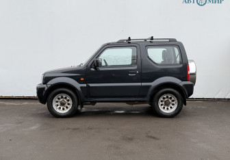 Подержанный автомобиль Suzuki Jimny 2011 года (8 фото)