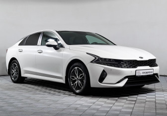Подержанный автомобиль Kia K5 2021 года (3 фото)