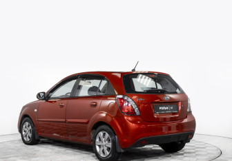 Подержанный автомобиль Kia Rio Hatchback 2011 года (7 фото)