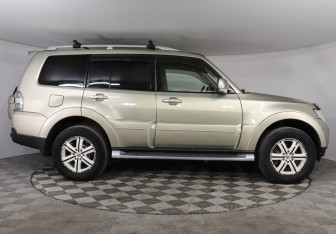Подержанный автомобиль Mitsubishi Pajero 2007 года (4 фото)