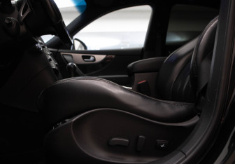 Подержанный автомобиль Infiniti FX 2012 года (28 фото)