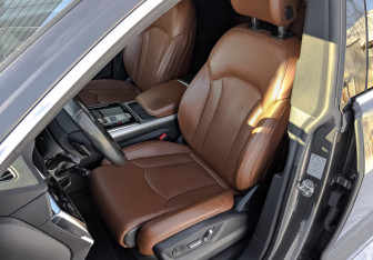 Подержанный автомобиль Audi Q8 2021 года (20 фото)