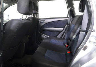 Подержанный автомобиль Mitsubishi Outlander 2007 года (11 фото)