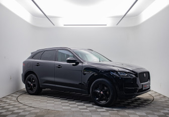 Подержанный автомобиль Jaguar F-Pace 2018 года (3 фото)