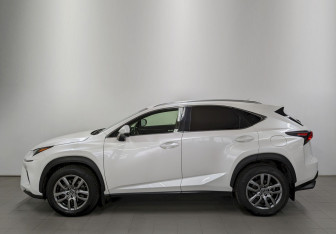 Подержанный автомобиль Lexus NX 2018 года (8 фото)