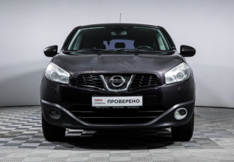 Подержанный автомобиль Nissan Qashqai 2012 года (2 фото)