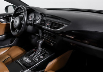 Подержанный автомобиль Audi A7 2016 года (9 фото)