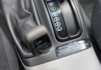 Подержанный автомобиль Mitsubishi Pajero Sport 2005 года (16 фото)