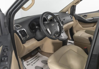 Подержанный автомобиль Hyundai Grand Starex 2009 года (6 фото)
