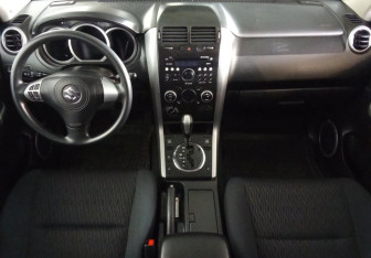 Подержанный автомобиль Suzuki Grand Vitara 2012 года (11 фото)