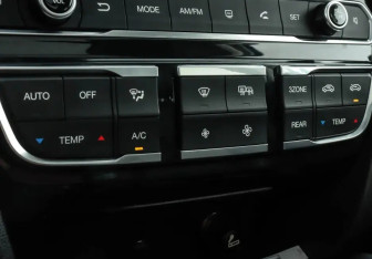 Подержанный автомобиль GAC GS8 2020 года (12 фото)