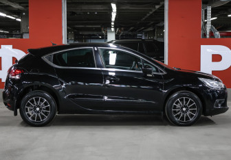 Подержанный автомобиль Citroen DS4 2012 года (4 фото)