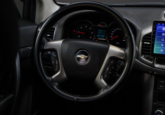 Подержанный автомобиль Chevrolet Captiva 2013 года (12 фото)