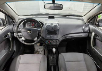Подержанный автомобиль Chevrolet Aveo Sedan 2007 года (12 фото)