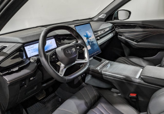 Подержанный автомобиль Geely Preface 2024 года (15 фото)