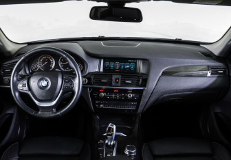 Подержанный автомобиль BMW X3 2016 года (14 фото)