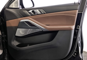 Подержанный автомобиль BMW X6 2020 года (25 фото)