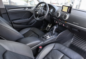 Подержанный автомобиль Audi A3 Sedan 2018 года (10 фото)