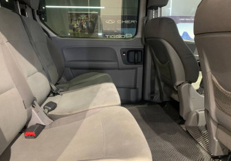 Подержанный автомобиль Hyundai H-1 2012 года (12 фото)