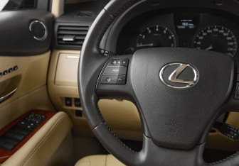 Подержанный автомобиль Lexus RX 2010 года (17 фото)