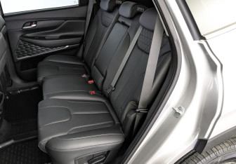 Подержанный автомобиль Hyundai Santa Fe 2020 года (18 фото)