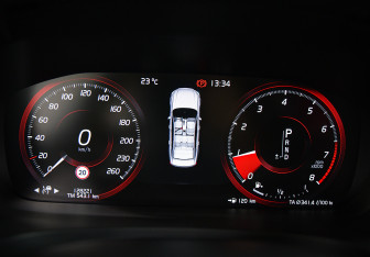 Подержанный автомобиль Volvo S90 2018 года (12 фото)