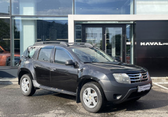 Подержанный автомобиль Renault Duster 2012 года (3 фото)