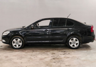 Подержанный автомобиль Skoda Octavia Liftback 2013 года (8 фото)