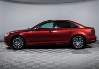 Подержанный автомобиль Audi A4 Sedan 2019 года (8 фото)