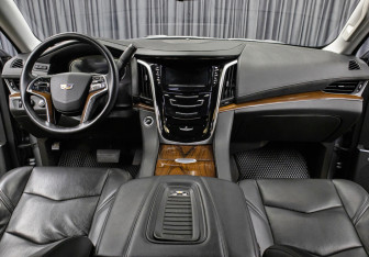 Подержанный автомобиль Cadillac Escalade Suv 2020 года (16 фото)