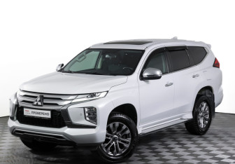 Подержанный автомобиль Mitsubishi Pajero Sport 2020 года (23 фото)