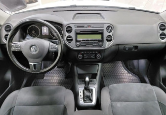 Подержанный автомобиль Volkswagen Tiguan 2012 года (11 фото)