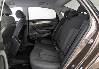 Подержанный автомобиль Hyundai Sonata 2018 года (18 фото)