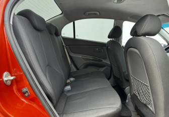 Подержанный автомобиль Kia Rio Sedan 2010 года (11 фото)