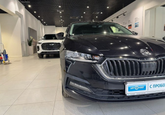Подержанный автомобиль Skoda Octavia Liftback 2020 года (8 фото)