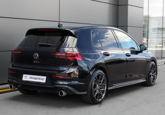Подержанный автомобиль Volkswagen Golf GTI Hatchback 2022 года (5 фото)