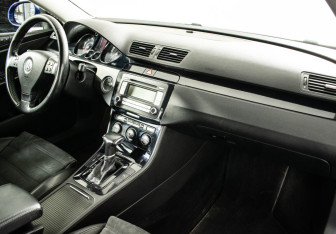 Подержанный автомобиль Volkswagen Passat Sedan 2008 года (9 фото)