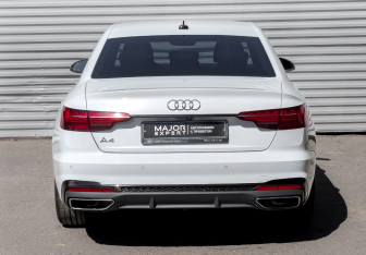 Подержанный автомобиль Audi A4 Sedan 2022 года (6 фото)