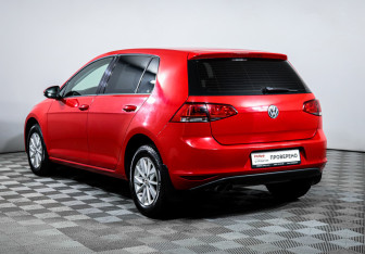 Подержанный автомобиль Volkswagen Golf Hatchback 2013 года (7 фото)