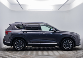Подержанный автомобиль Hyundai Santa Fe 2021 года (4 фото)