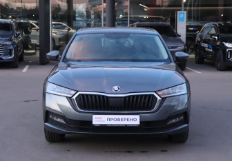Подержанный автомобиль Skoda Octavia Liftback 2021 года (2 фото)