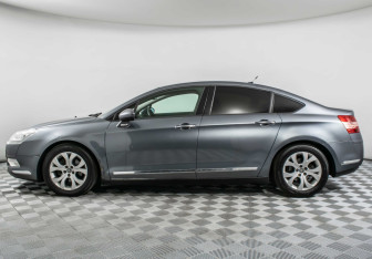 Подержанный автомобиль Citroen C5 Wagon 2008 года (8 фото)