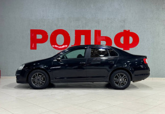 Подержанный автомобиль Volkswagen Jetta Sedan 2008 года (8 фото)
